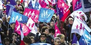 French Demonstrate to Back Traditional Family