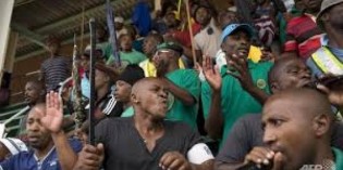 South African Police Disperses 3,000 miners